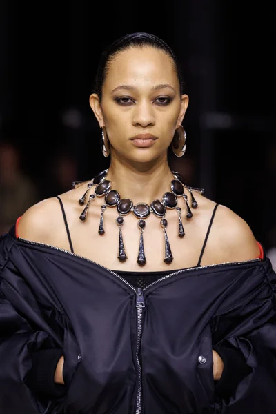 Look 123